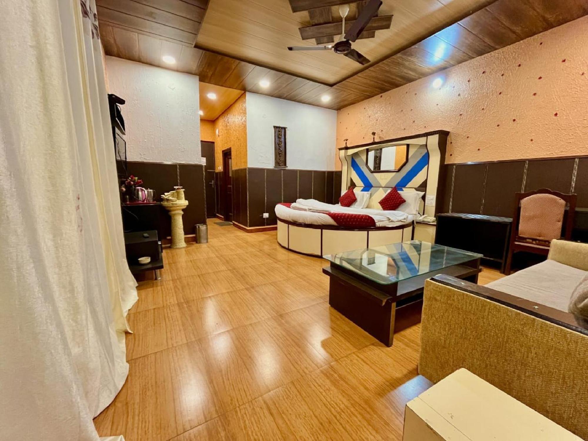 Sparkle Star Resort Khajjiar Exterior photo