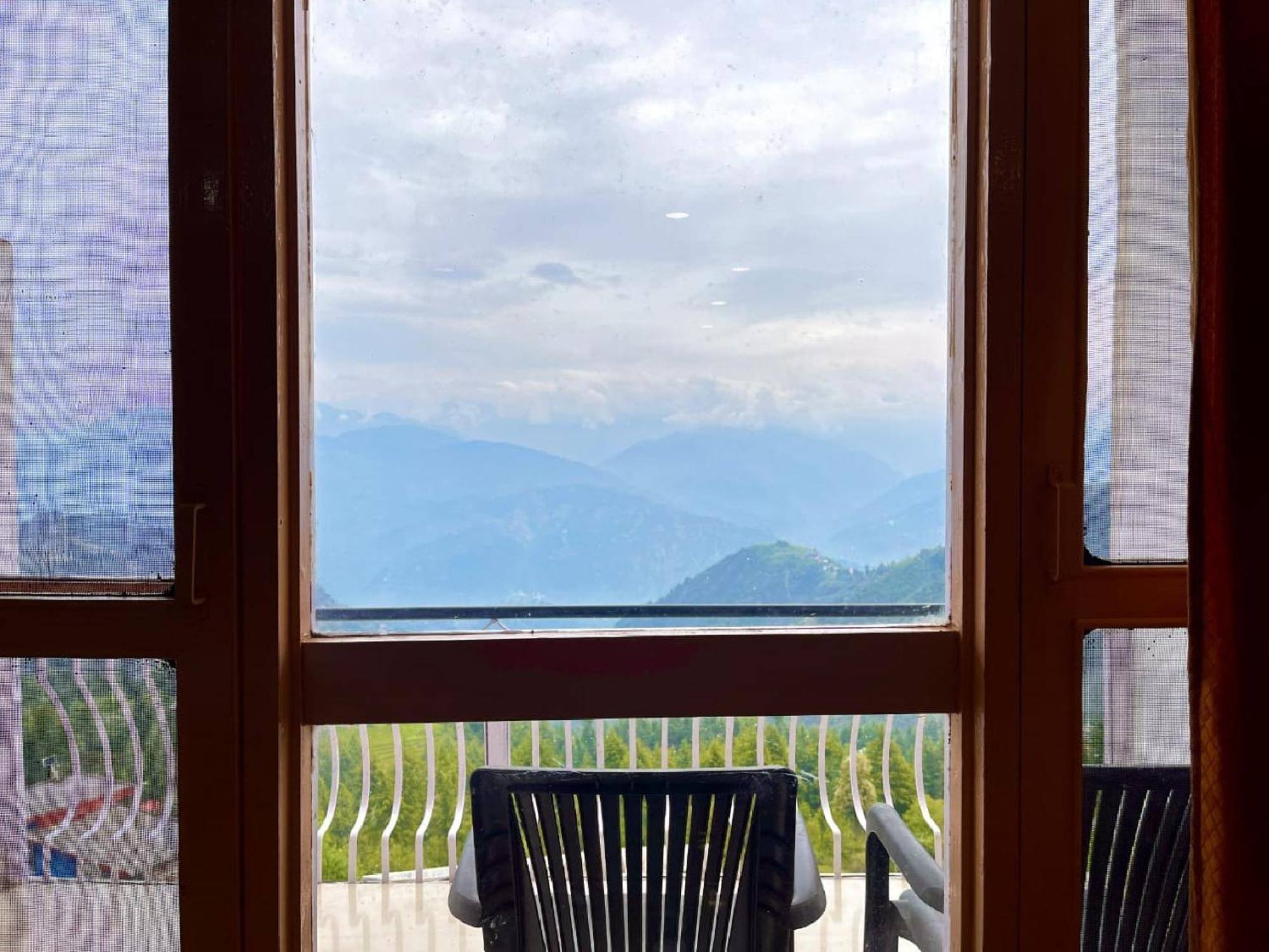 Sparkle Star Resort Khajjiar Exterior photo